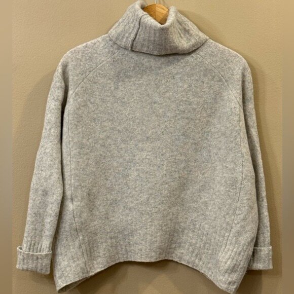 Aritzia Community Sweater Wool Yak Turtleneck Oversized Neutral Gray Size XS - Picture 5 of 12